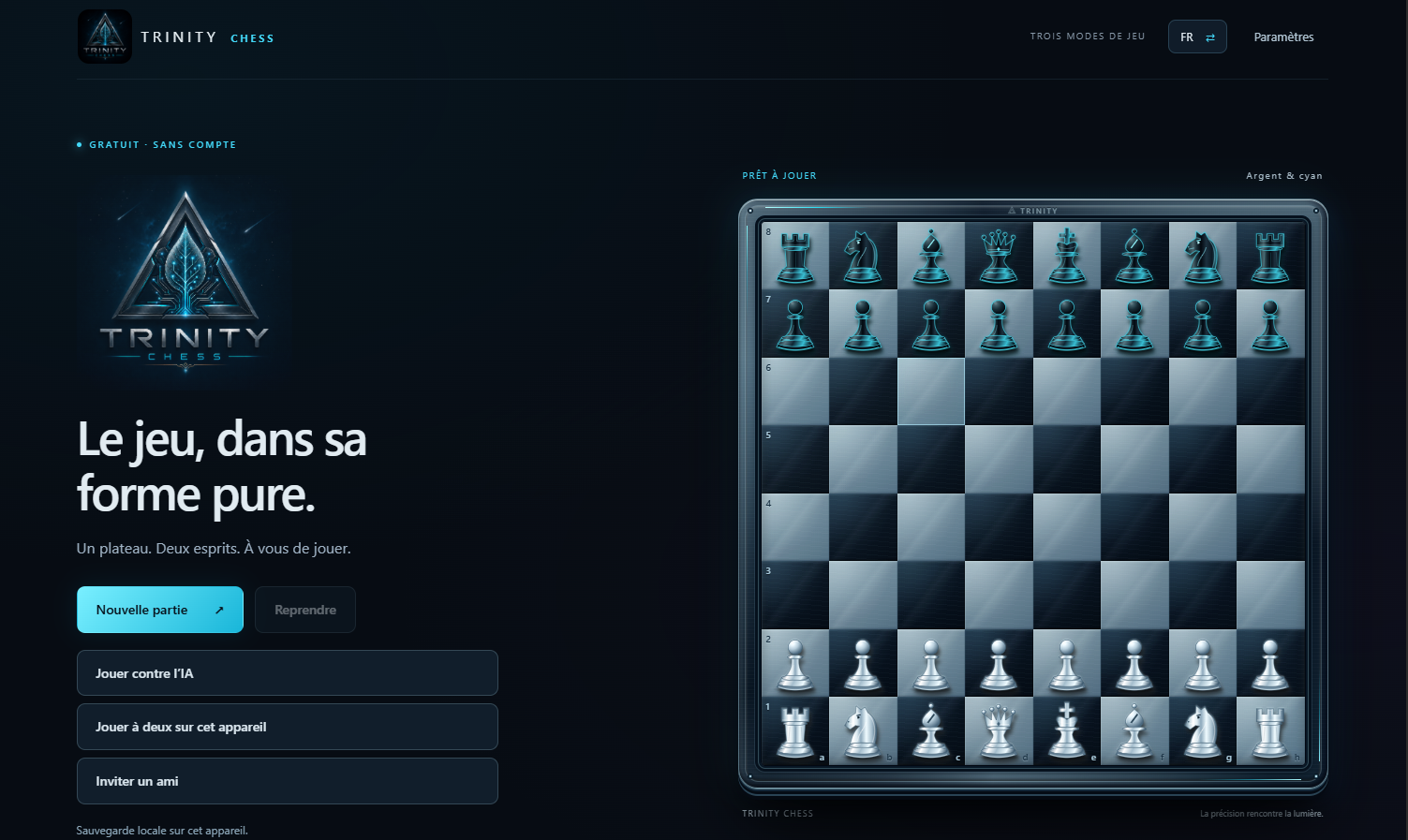 Capture officielle de TRINITY CHESS : accueil et échiquier cyan et argent